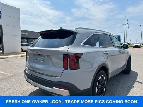 Used 2025 Kia Sorento S w/ Panoramic Sunroof Package FWD image 21