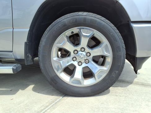 Used 2019 RAM 1500 Big Horn AWD/4WD image 9