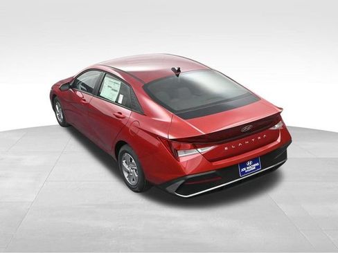 Certified 2026 Hyundai Elantra SE FWD image 26