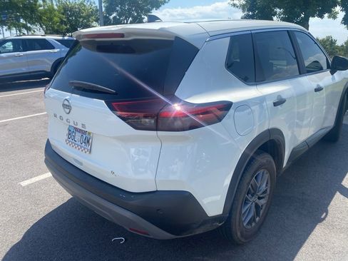 Used 2023 Nissan Rogue S FWD image 6