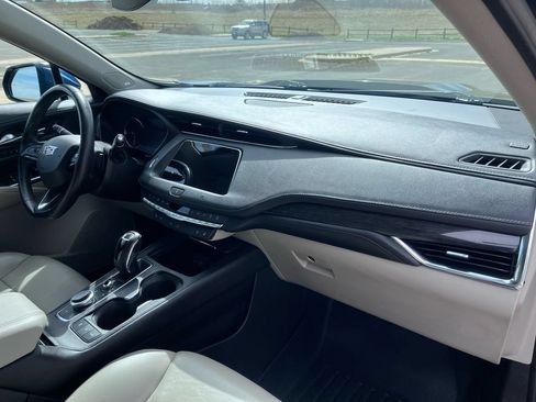 Used 2019 Cadillac XT4 Premium Luxury AWD/4WD image 31