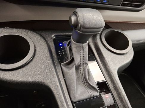 Used 2024 Toyota Sienna LE image 12