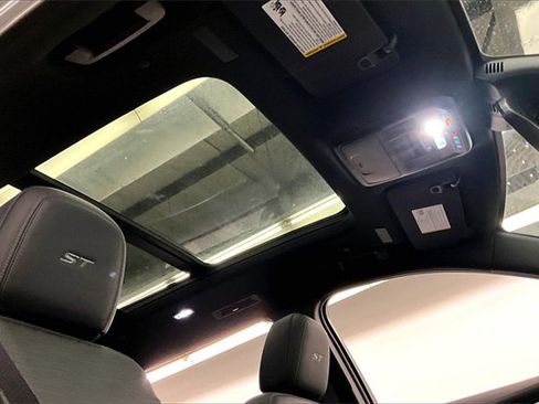 Used 2025 Buick Enclave Sport Touring w/ Power Package image 16