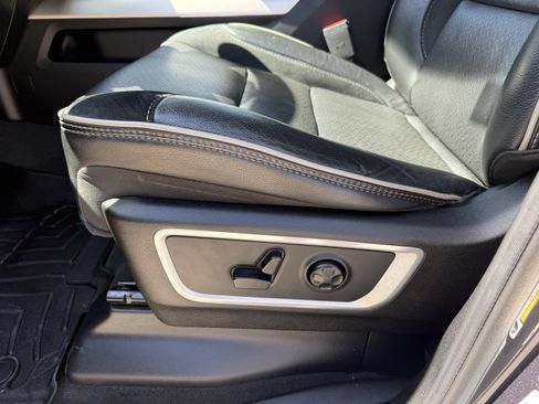 Used 2019 RAM 1500 Laramie RWD image 29