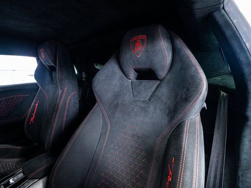 Used 2018 Lamborghini Huracan Performante image 48