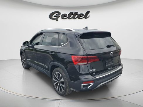 Used 2023 Volkswagen Taos SE AWD/4WD image 7