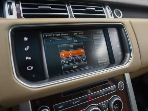 Used 2016 Land Rover Range Rover HSE image 27