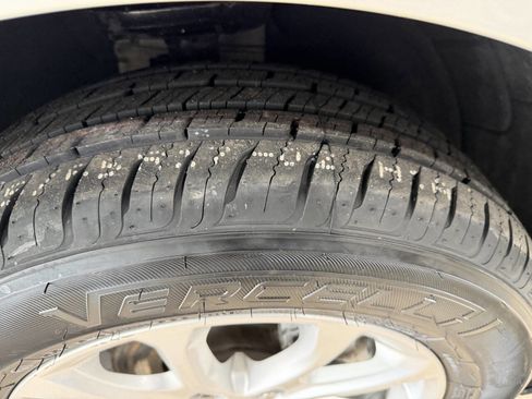 Used 2021 Chevrolet Equinox LS w/ LS Convenience Package image 34