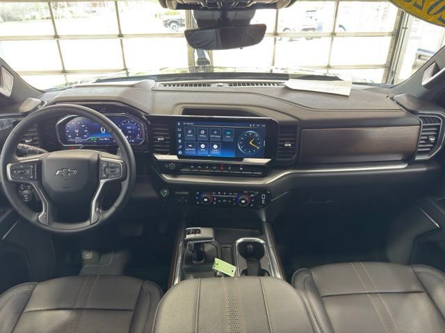 Used 2025 Chevrolet Silverado 1500 High Country w/ Midnight Edition AWD/4WD image 18