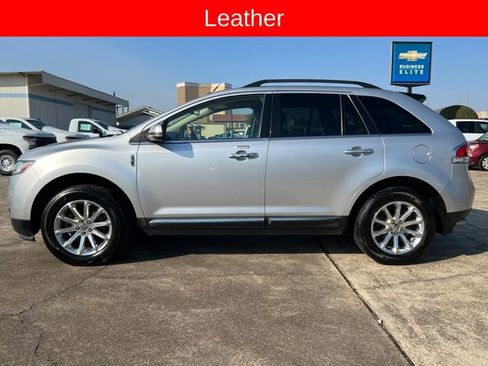 Used 2013 Lincoln MKX Base image 4