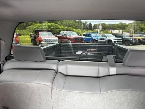 Used 2014 GMC Sierra 1500 SLT w/ SLT Preferred Package AWD/4WD image 29