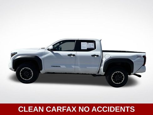 Used 2025 Toyota Tacoma TRD Off-Road AWD/4WD image 3