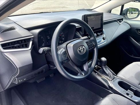 Used 2025 Toyota Corolla LE FWD image 8