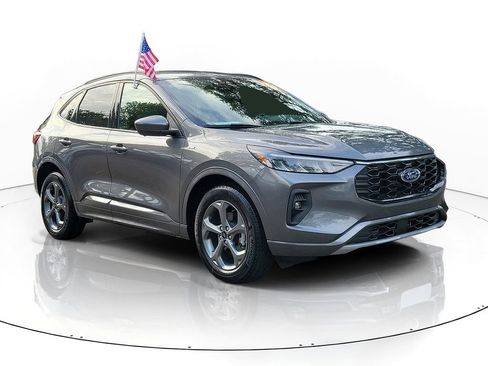 Certified 2023 Ford Escape ST-Line Select w/ Tech Pack #2 AWD/4WD image 2