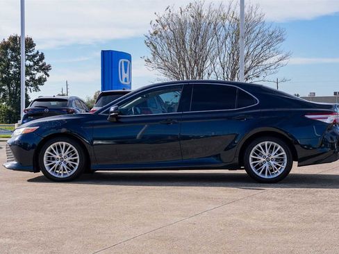 Used 2018 Toyota Camry L image 3