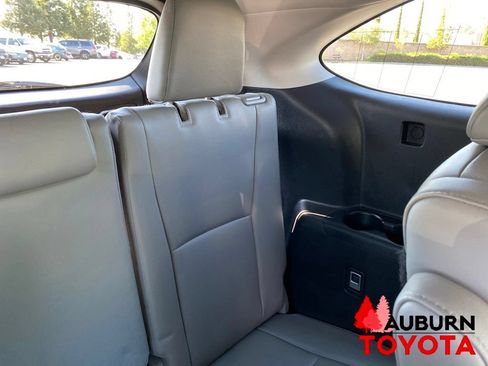 Used 2023 Toyota Highlander Platinum AWD/4WD image 26