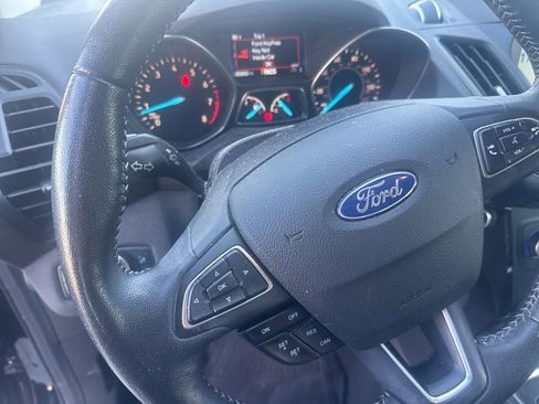 Used 2019 Ford Escape SE image 21