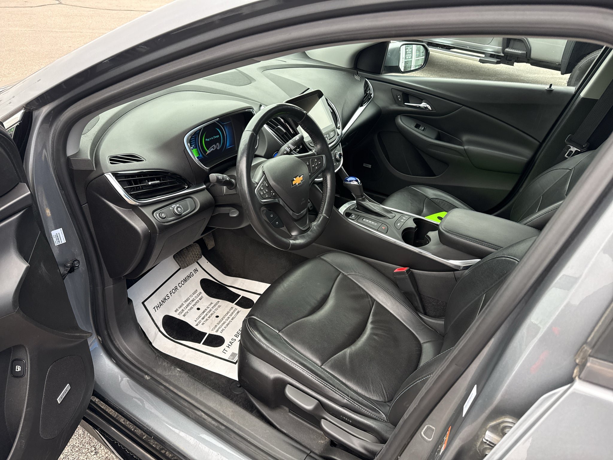 Used 2018 Chevrolet Volt Premier w/ Driver Confidence Package FWD image 15