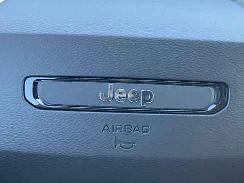 New 2026 Jeep Cherokee Limited AWD/4WD image 23