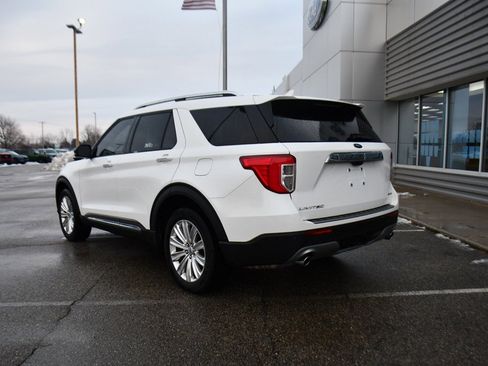 Used 2023 Ford Explorer Limited w/ Limited Technology Package image 4