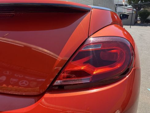Used 2018 Volkswagen Beetle 2.0T S FWD image 14