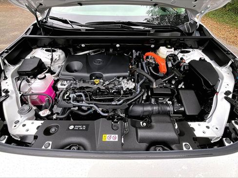 Used 2025 Toyota RAV4 XLE image 27