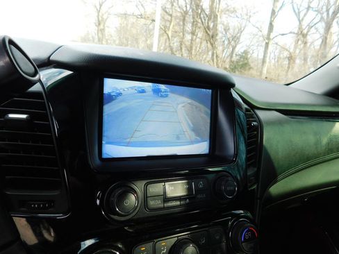 Used 2019 Chevrolet Tahoe LT w/ LT Signature Package image 11