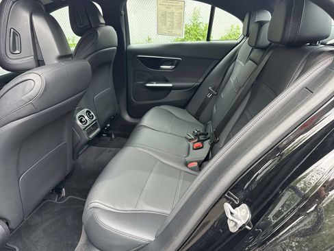 Used 2025 Mercedes-Benz C 300 4MATIC Sedan image 15