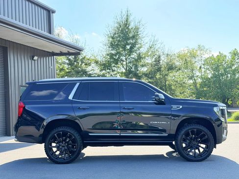 Used 2021 GMC Yukon Denali w/ Denali Premium Package AWD/4WD image 2