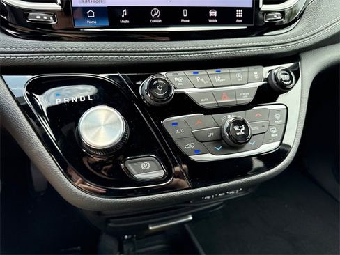 New 2025 Chrysler Pacifica Select image 22