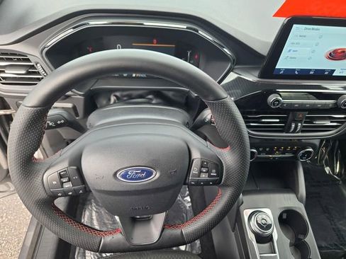 Certified 2025 Ford Escape ST-Line image 18