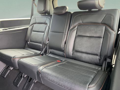 New 2026 Lincoln Navigator L Black Label AWD/4WD image 24