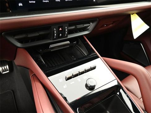 New 2025 Porsche Cayenne Turbo image 18