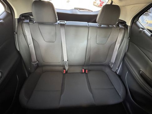 Used 2025 Buick Encore GX Preferred FWD image 38