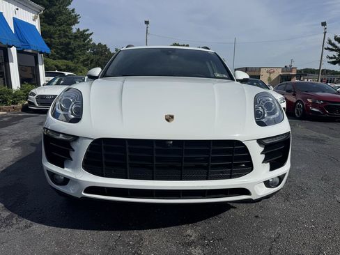 Used 2018 Porsche Macan Sport Edition AWD/4WD image 2