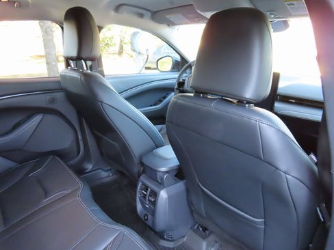 Used 2025 Ford Mustang Mach-E Premium image 34