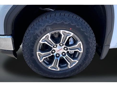 New 2026 GMC Sierra 1500 SLT w/ SLT Convenience Package AWD/4WD image 13