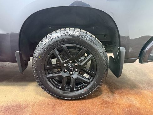 Used 2023 Chevrolet Silverado 1500 Custom image 89