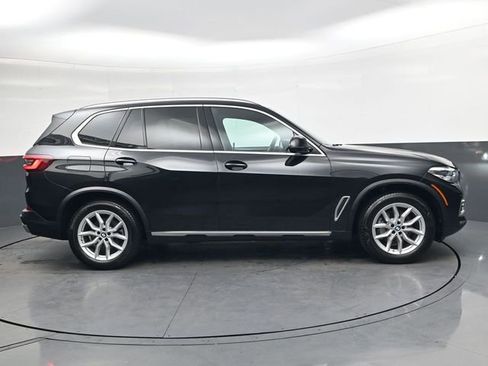 Used 2023 BMW X5 xDrive40i w/ Premium Package image 3