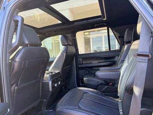 Used 2021 Ford Expedition Limited RWD image 15