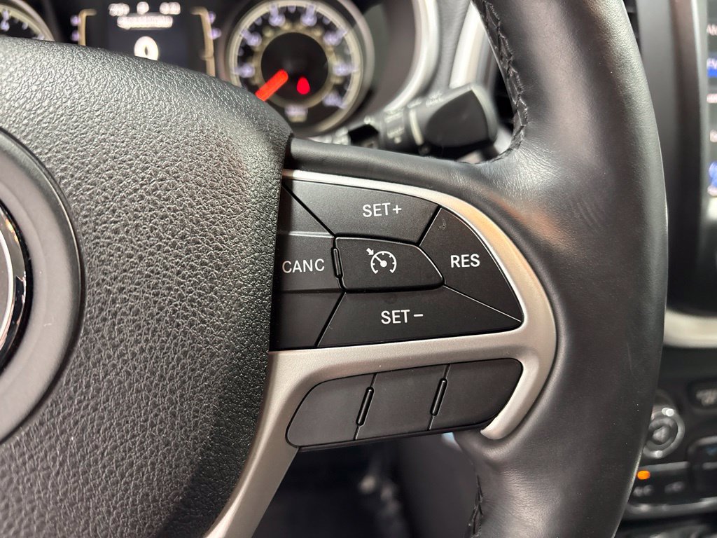 Used 2014 Jeep Cherokee Latitude w/ Cold Weather Group FWD image 14
