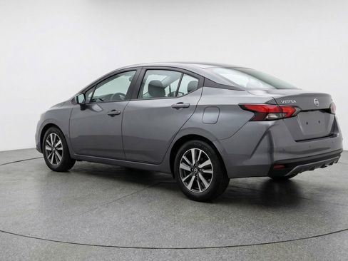 Used 2025 Nissan Versa SV image 6