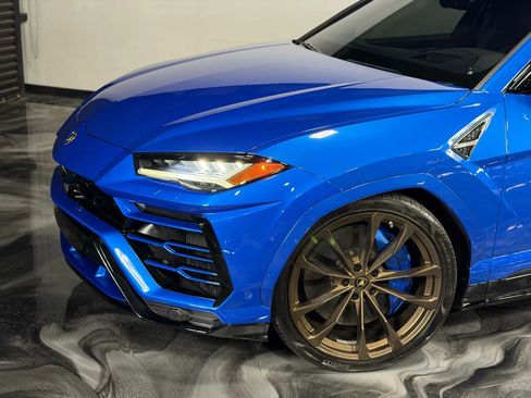 Used 2020 Lamborghini Urus Sport Utility 4D image 10