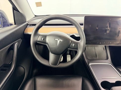 Used 2022 Tesla Model Y Performance image 14