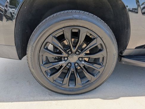 Used 2021 GMC Yukon XL Denali AWD/4WD image 12