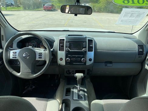 Used 2016 Nissan Frontier SV image 22