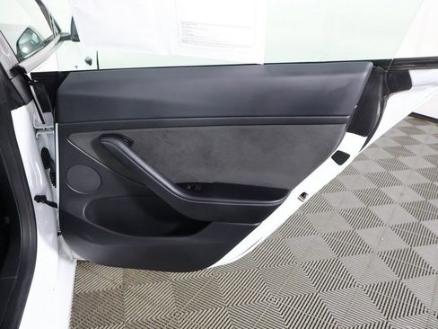 Used 2023 Tesla Model 3 Standard Range image 28