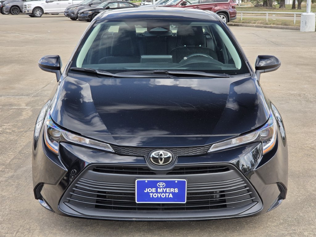 Used 2025 Toyota Corolla LE FWD image 3