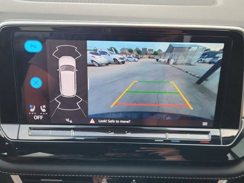 Used 2024 Volkswagen Atlas SE FWD image 6