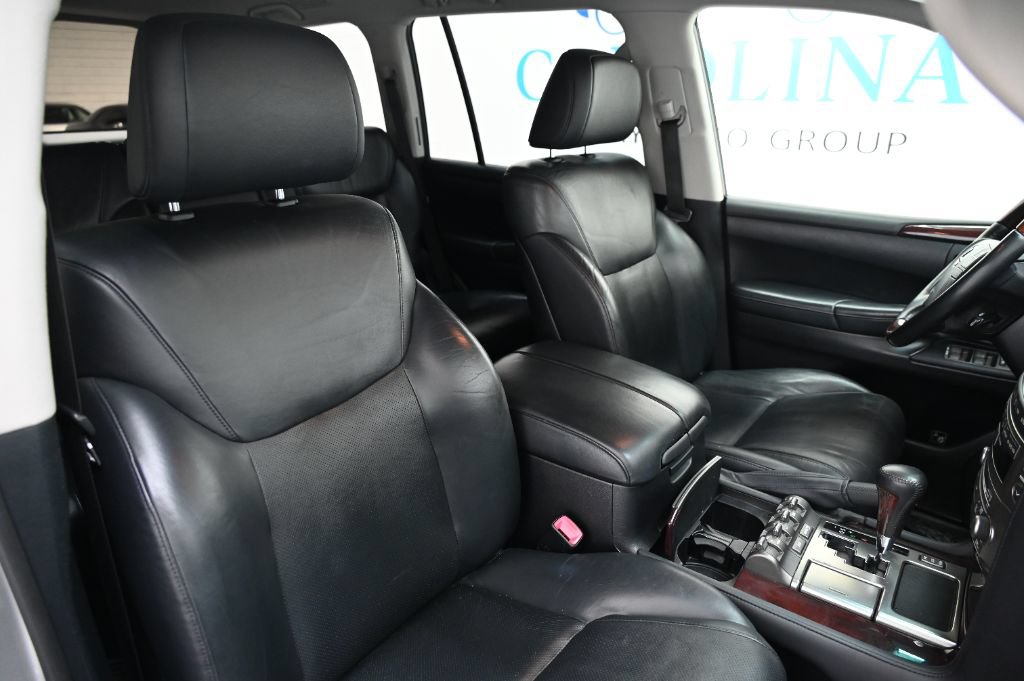 Used 2011 Lexus LX 570 4WD w/ Luxury Pkg image 22